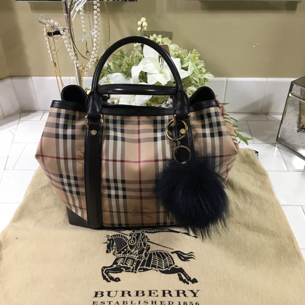 Burberry large size 100% authentic plaid Burberry bag